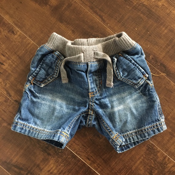 4/$20 Baby Gap baby boy denim shorts - Picture 1 of 1